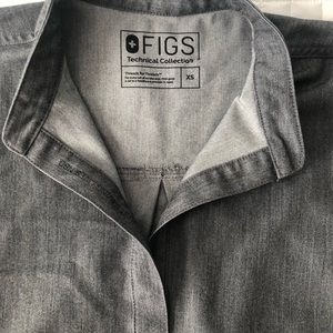 Figs XS Scrub Top Graphite